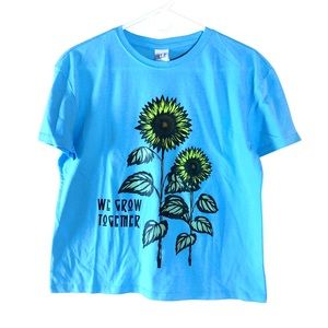 Sunflower Women’s Size Large Light Blue Freeze Graphic Short Sleeve Tee Shirt